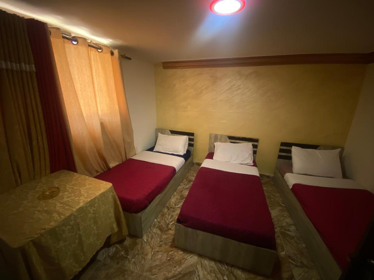 Al-Amer Chalets Akaba Buitenkant foto