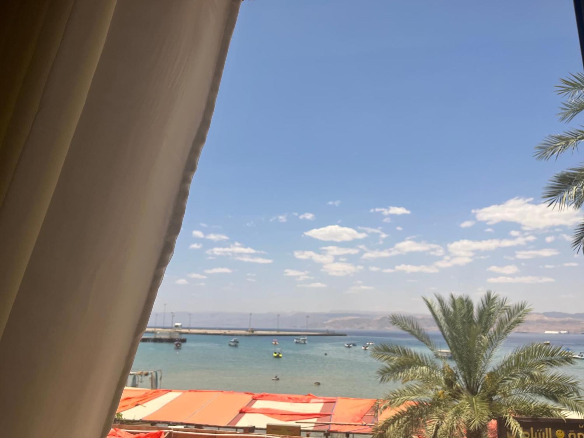Al-Amer Chalets Akaba Buitenkant foto